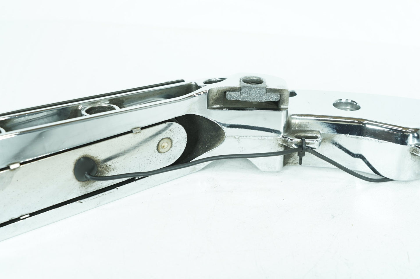 2008 - 2016 Harley-Davidson Touring Electra Glide Ultra Left Right Saddlebag Fender Struts Brackets 90200503