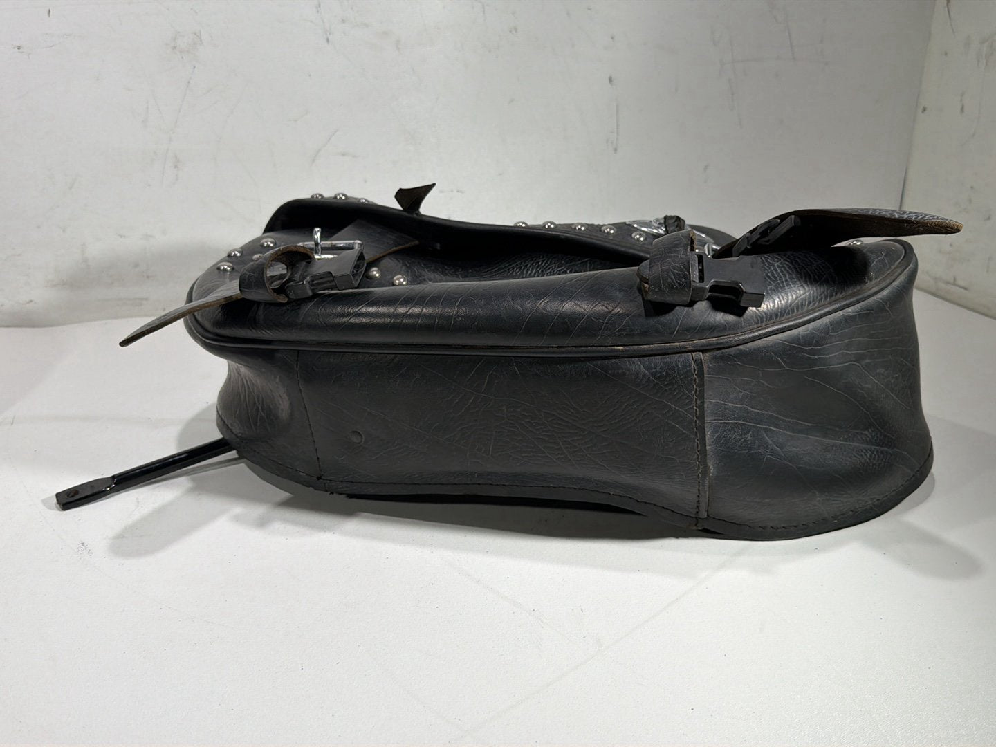 2011 Harley Heritage Softail Classic OEM Rear Right 1 Saddlebag Luggage Leather