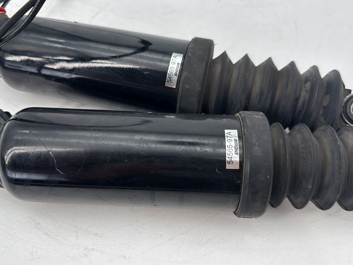 1999 - 2006 Harley-Davidson Touring Electra Glide Classic Rear Left Right Shock Absorbers 54565-97A