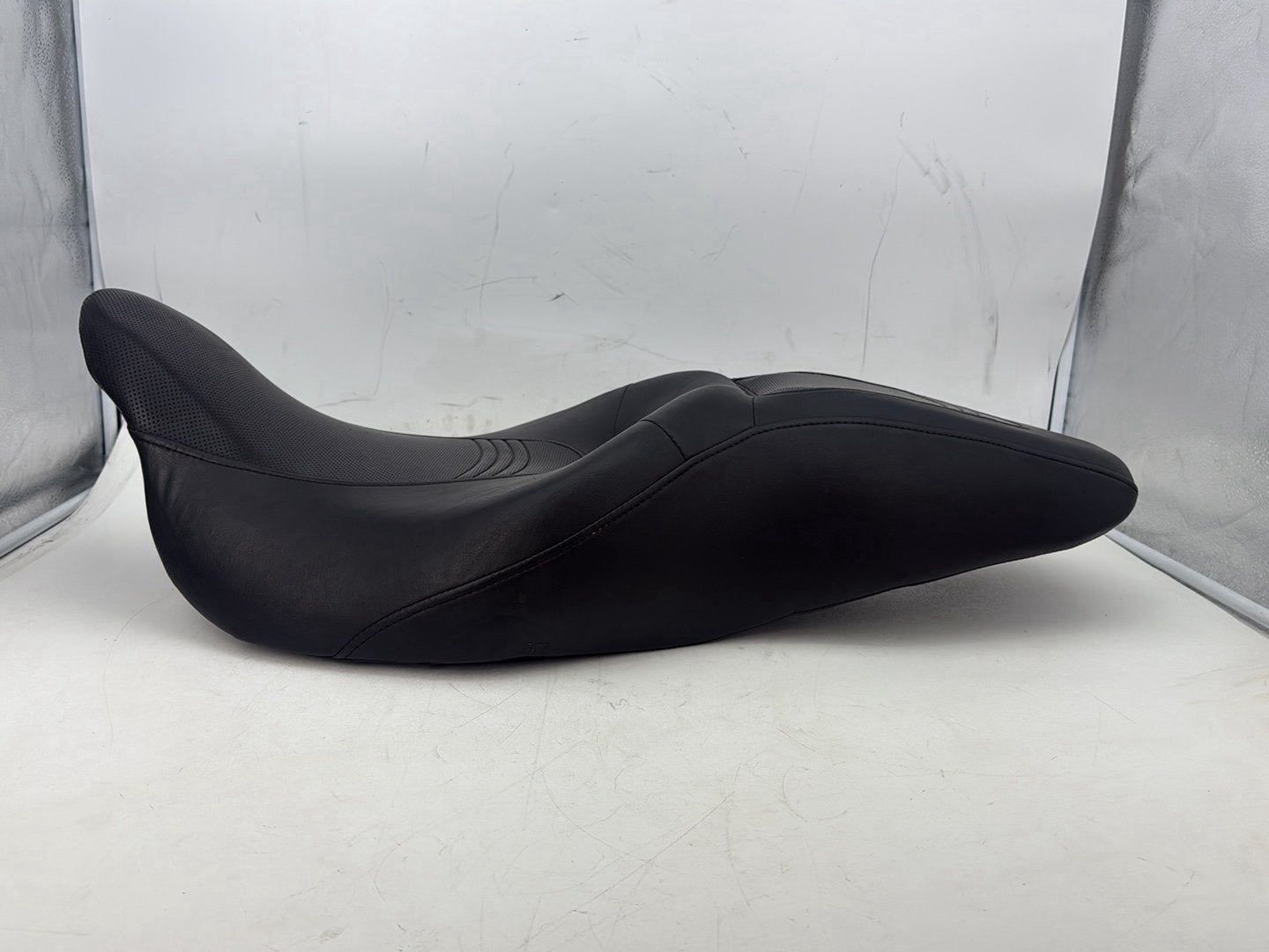 2011 Harley Electra Glide Ultra FLHTK OEM Passenger Rider Driver Seat Saddle