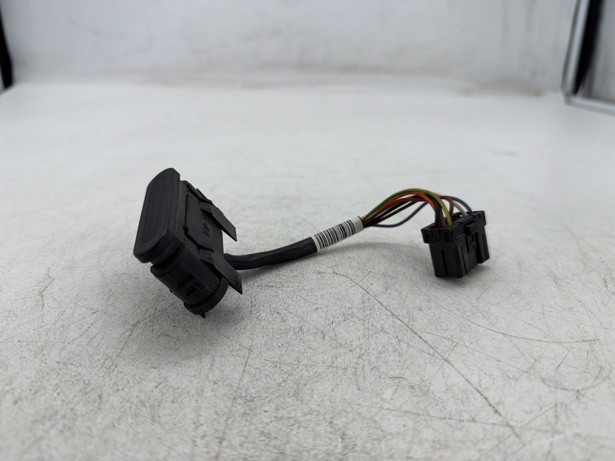 13 Harley Street Glide Touring FLHX OEM Dash Indicator Lamp Wire Plug 68789-96A