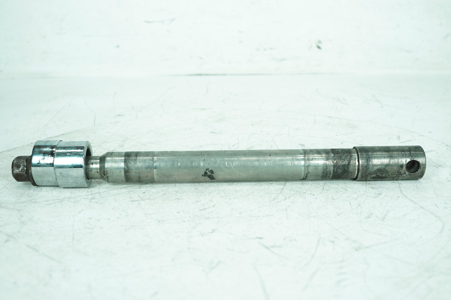 1999 - 2006 Harley-Davidson Touring Road King Police Front Wheel Axle Bolt Shaft 43364-00