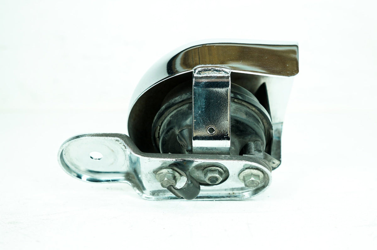 2007 - 2011 Harley-Davidson Touring Street Glide Horn Signal Klaxon Chrome Cover 69060-90D