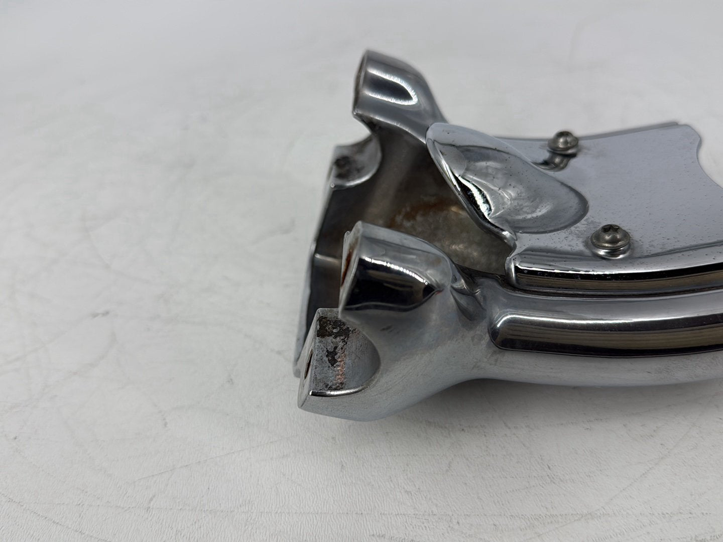 2005 Harley Sportster XL883C 883 Custom OEM Front Handlebar Riser Top Clamp Chrome