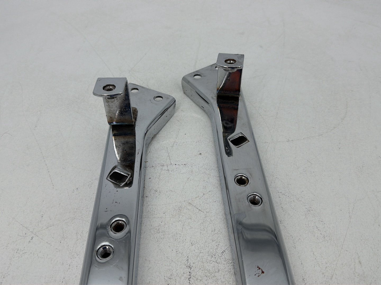 1984 - 1998 Harley-Davidson Touring Electra Glide Classic Left & Right Saddlebag Mount Brackets 90718-79C