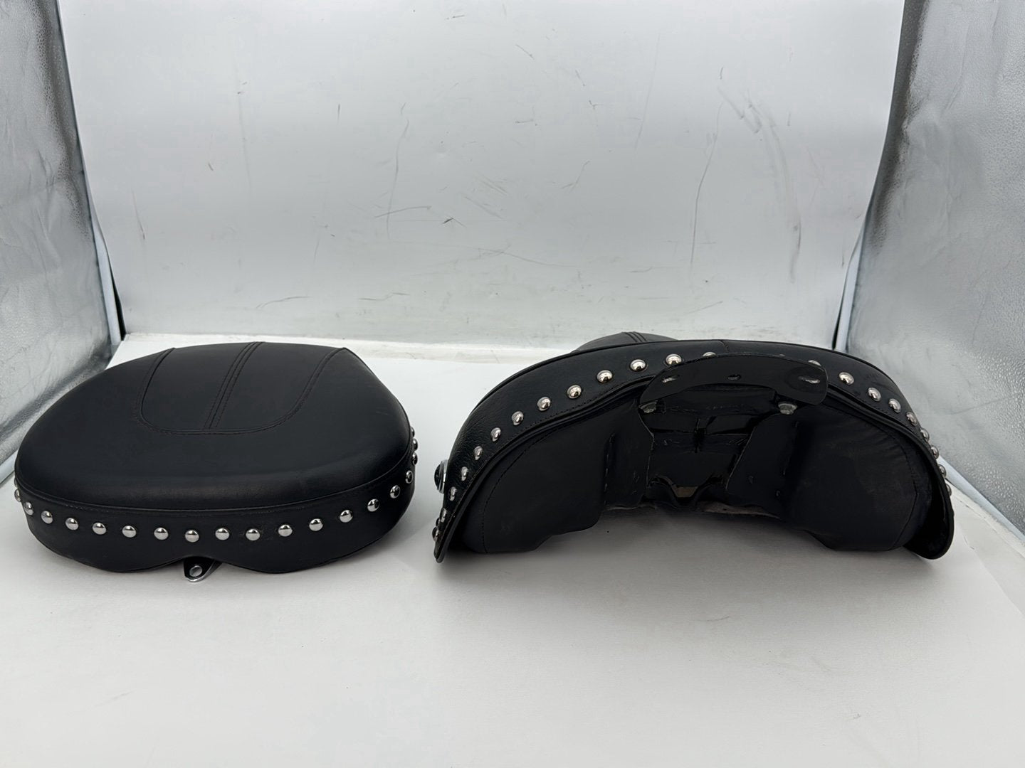 2007 Harley Softail Heritage Classic FLSTC OEM Passenger Rider Driver Seat Saddle