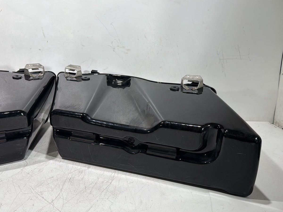 2007 Harley Touring FLHTP Electra Glide Police OEM Left Right Saddlebags Luggage NOKey
