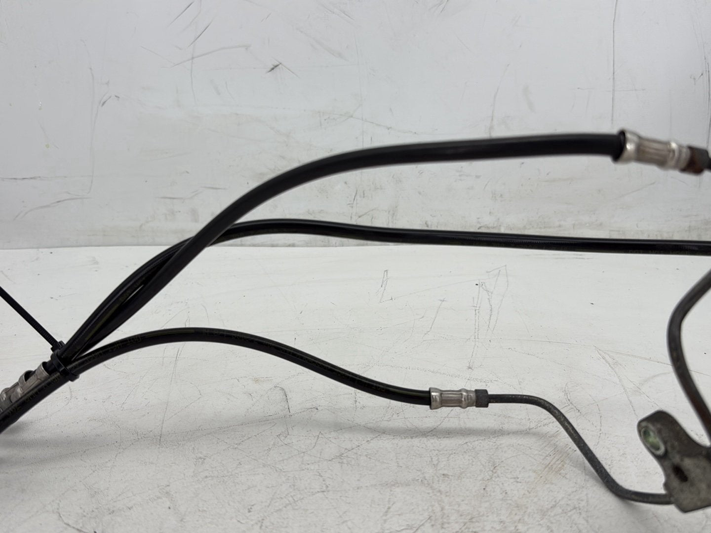 2009 Harley Street Glide Touring FLHX OEM Front Brake Hose Line Pipe NON-abs