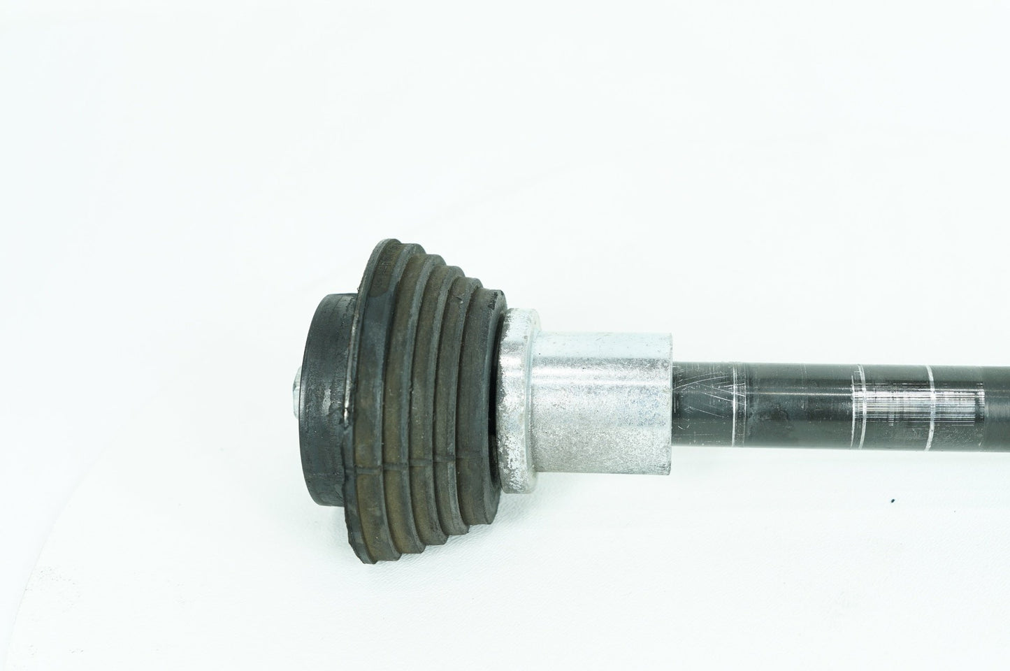 2008 - 2016 Harley-Davidson Touring Electra Glide Ultra Rear Fork Swingarm Pivot Bolt Shaft 47540-11