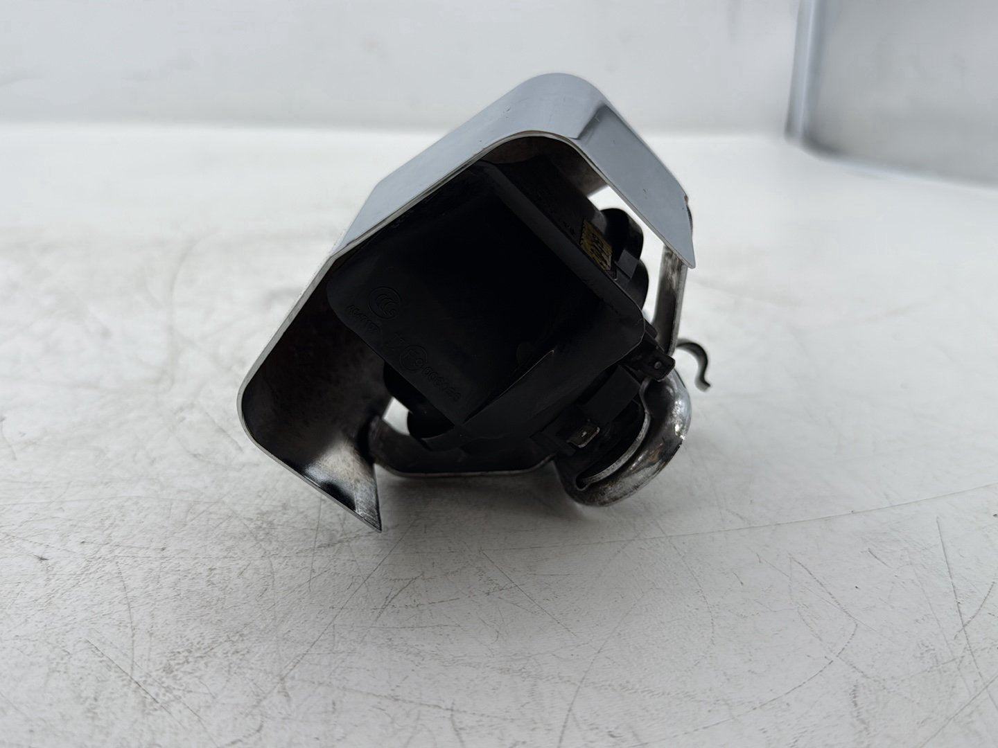 2014 Harley Street Glide Touring FLHXS OEM Horn Signal Klaxon Chrome Cover