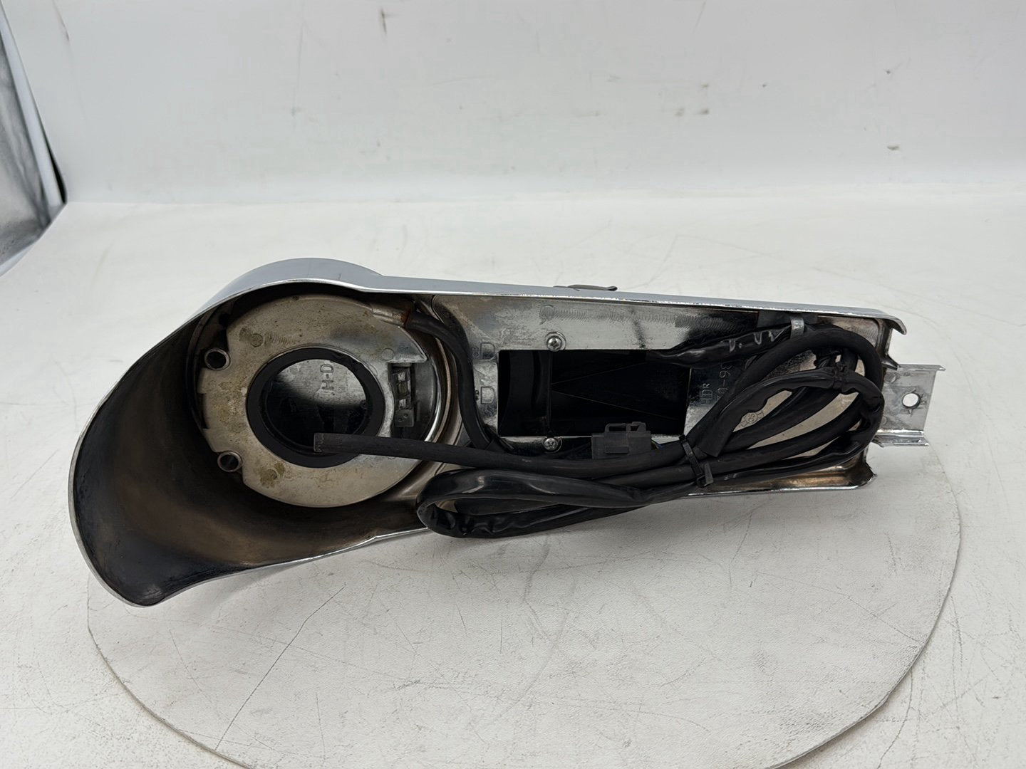 1999 - 2006 Harley-Davidson Touring Electra Glide Ultra Fuel Gas Tank Dash Console NOKey 61270-98A