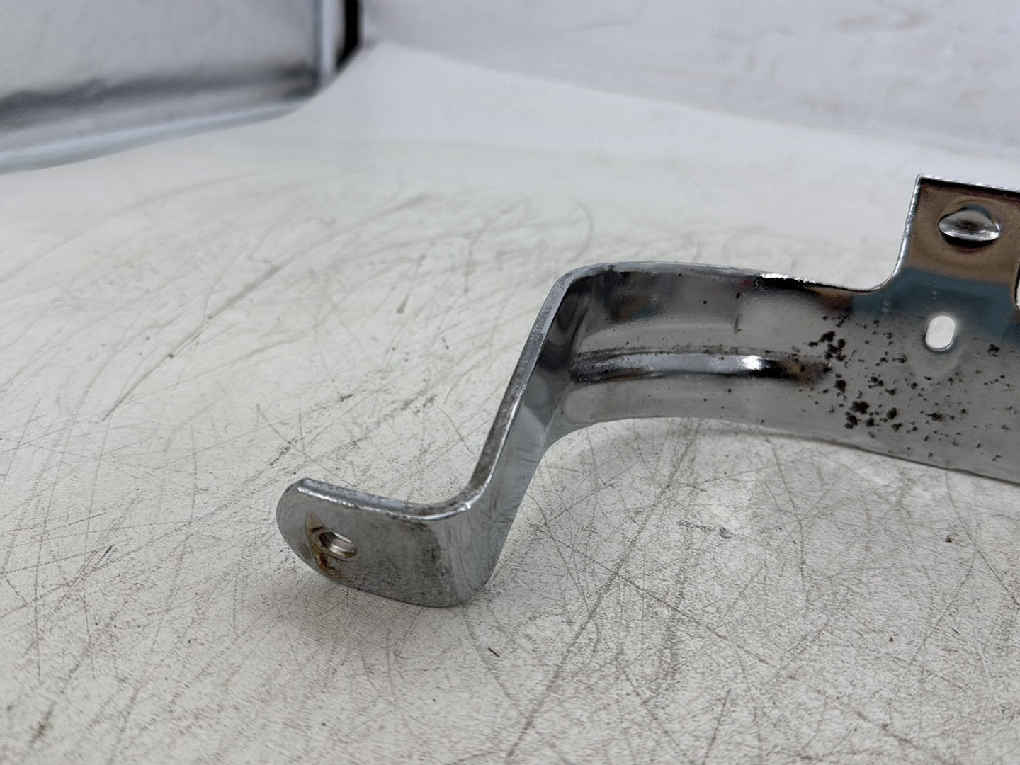 2015 Harley Road Glide Touring FLTRXS OEM Rear Saddlebag to Fender Mount Bracket 91140-09