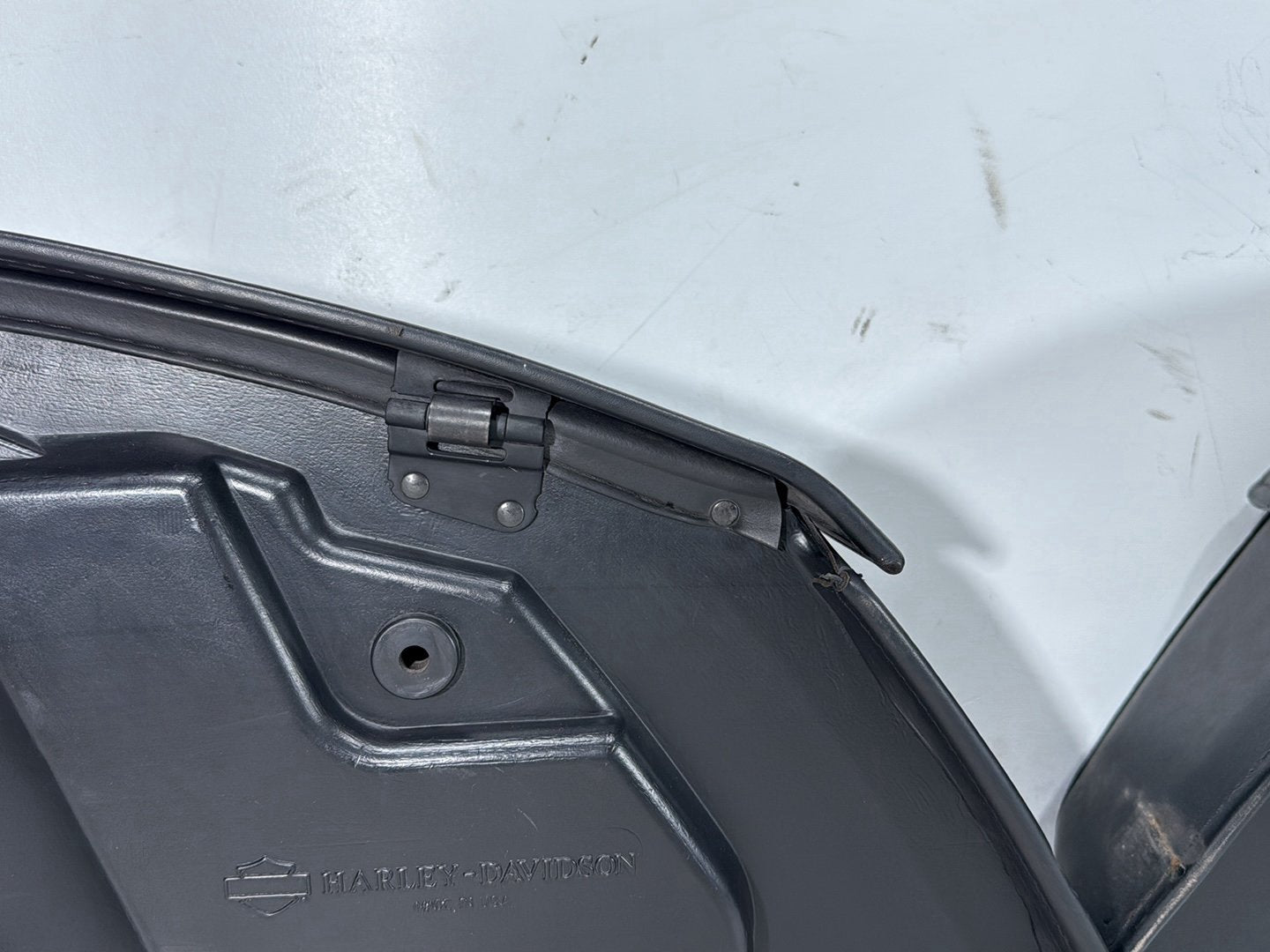 2006 Harley Road King Touring FLHRCI Classic OEM Rear Left Right Saddlebags Luggage Leather