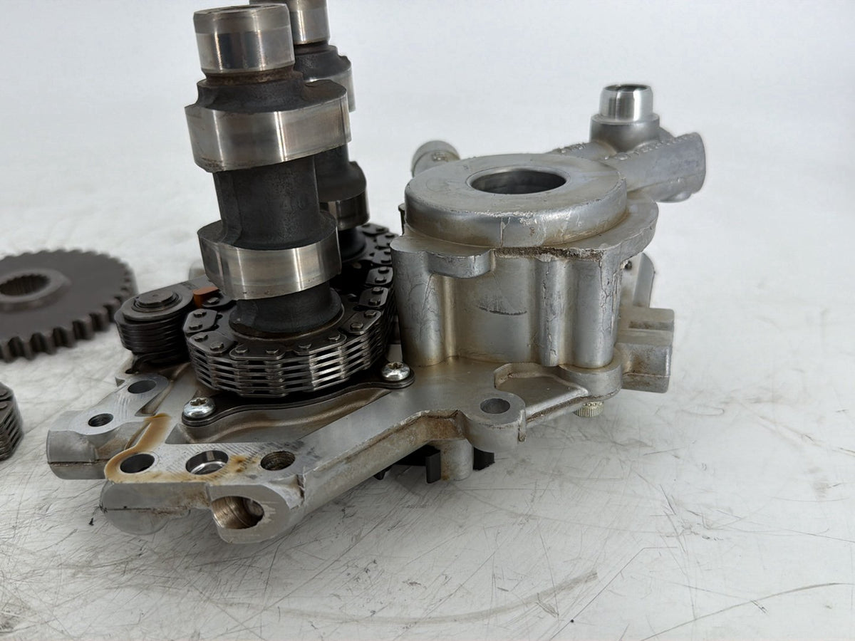 2008 Harley Touring Electra Glide Ultra Engine Cam Support Camshaft Plate Pump