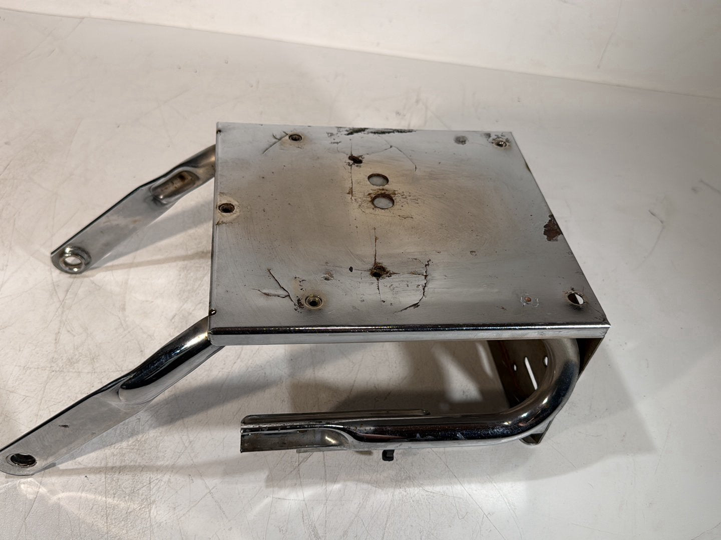 1984 - 1998 Harley-Davidson Touring Electra Glide Classic Rear Back Luggage Rack Storage Baggage Bar  	53411-92A