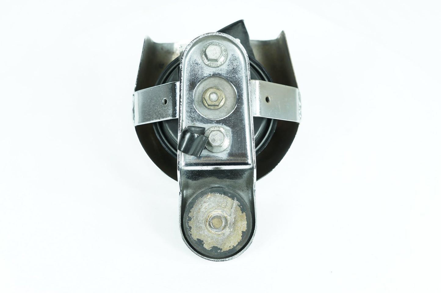 1999 - 2006 Harley-Davidson Dyna Wide Glide Horn Signal Klaxon Chrome Cover  	69012-93A