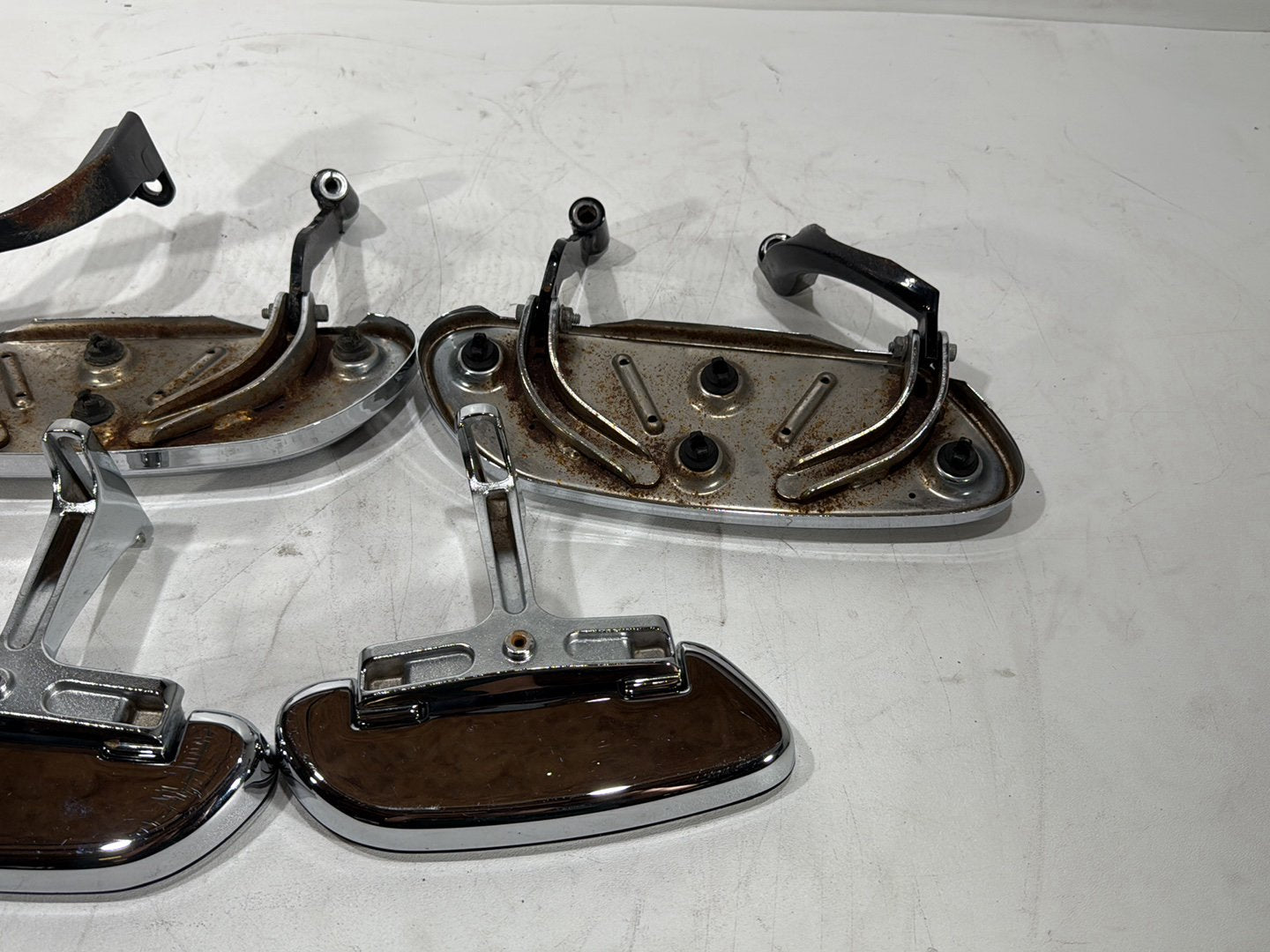 2010 Harley Street Glide Touring FLHX OEM Left Right Driver & Pass Floorboard Foot Rest