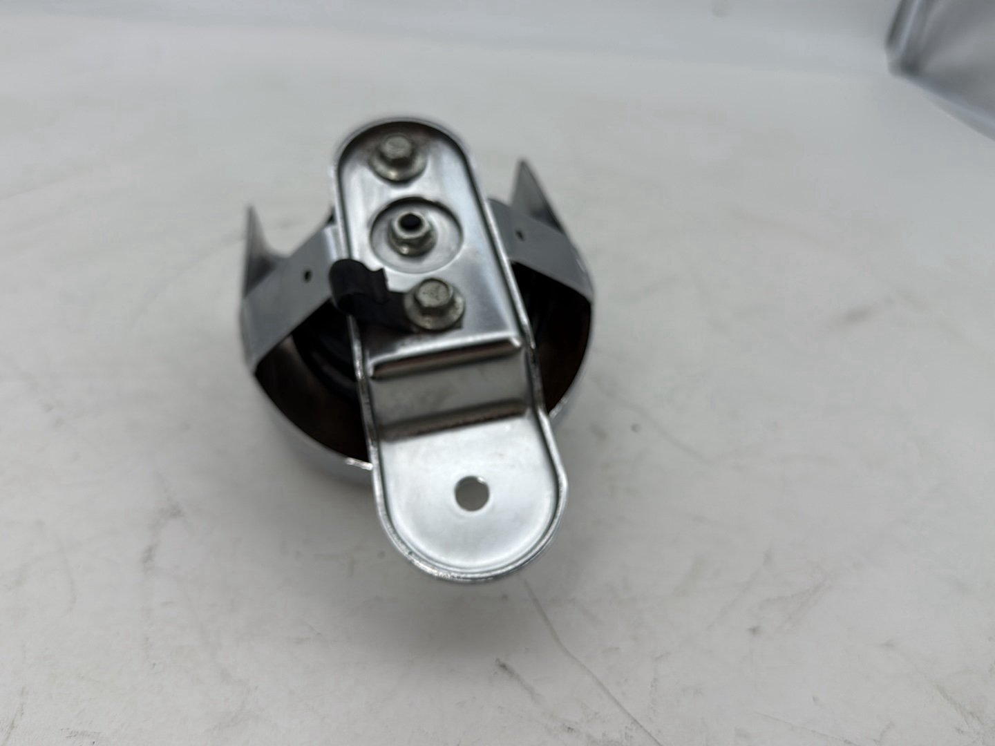 2007 - 2012 Harley-Davidson Touring Electra Glide Ultra Horn Signal Klaxon Chrome Cover 69012-93A