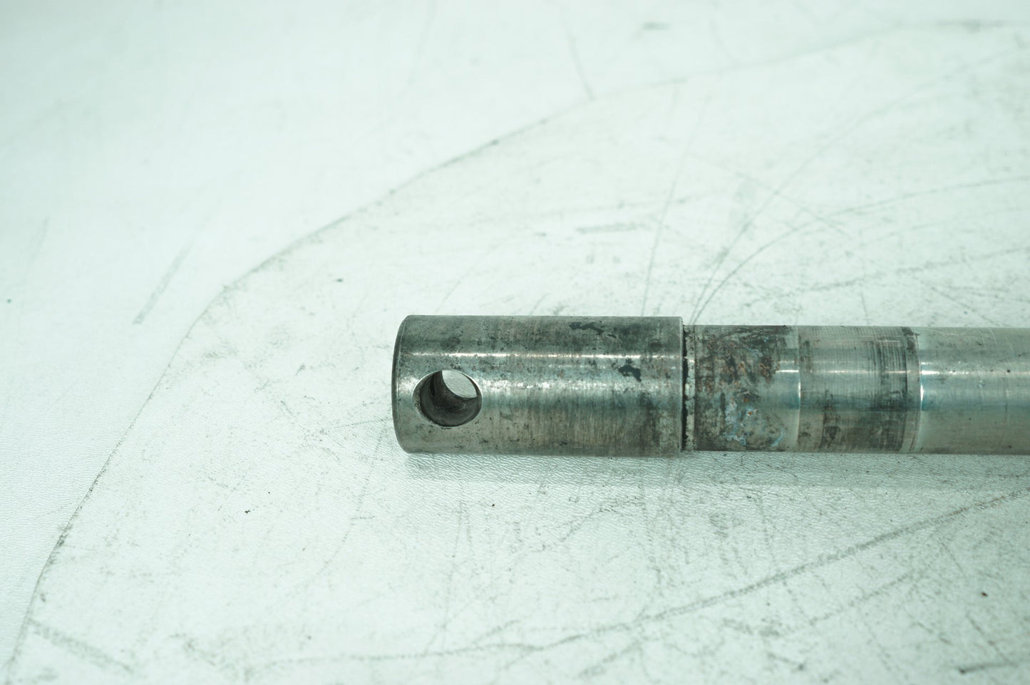 1999 - 2006 Harley-Davidson Touring Road King Police Front Wheel Axle Bolt Shaft 43364-00