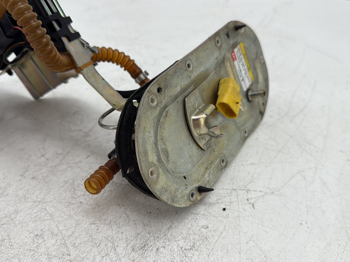2007 Harley Road King Touring FLHR OEM Fuel Pump Gas Gasoline Petrol Sending