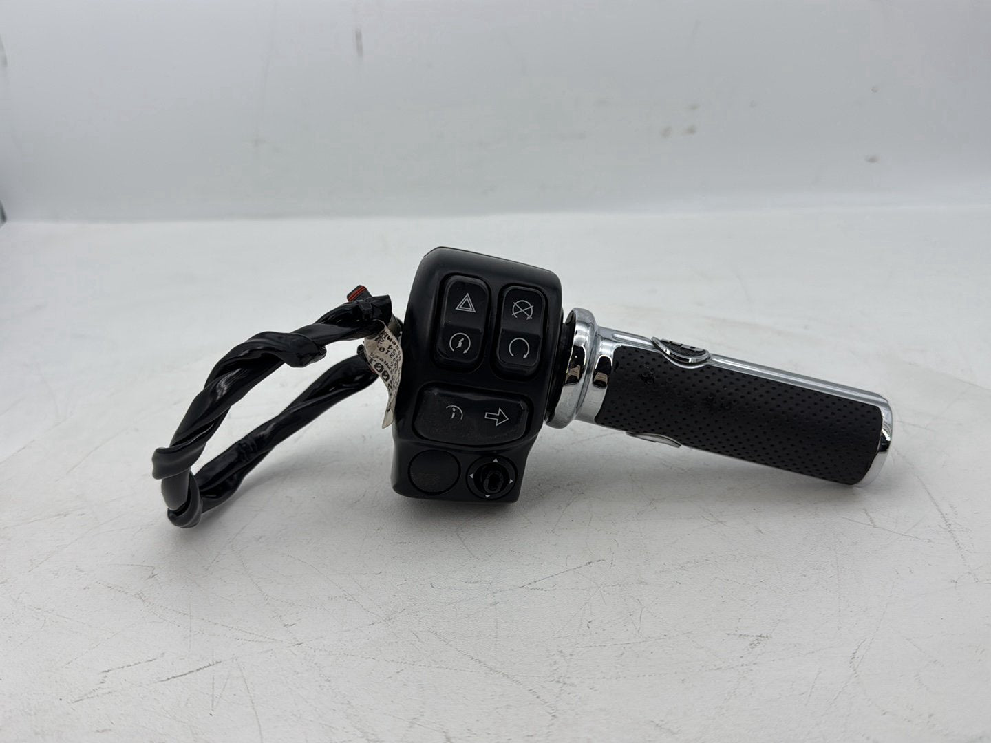 2019 - 2023 Harley-Davidson Touring Street Glide Right Engine Start Kill Switches Controls 71500129B