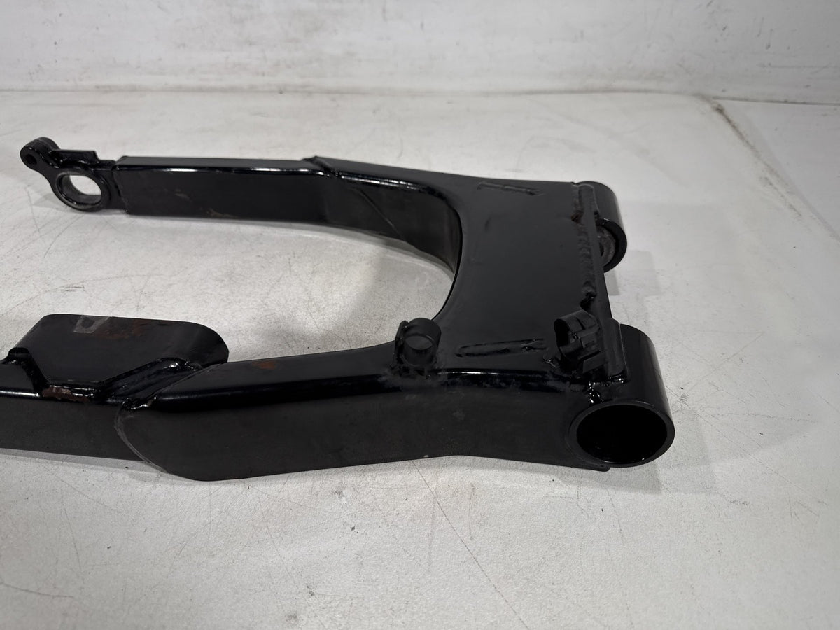 2002 Harley Electra Glide Touring Classic OEM Rear Fork Swingarm Swing Arm