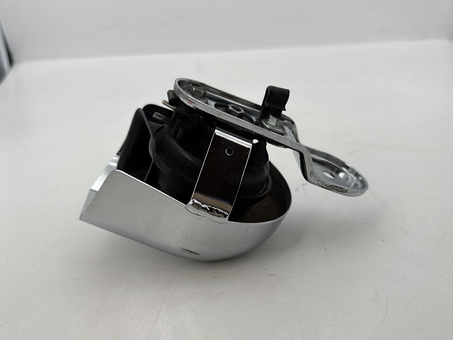 2009 Harley Sportster XL1200C 1200 Custom OEM Horn Signal Klaxon Chrome Cover
