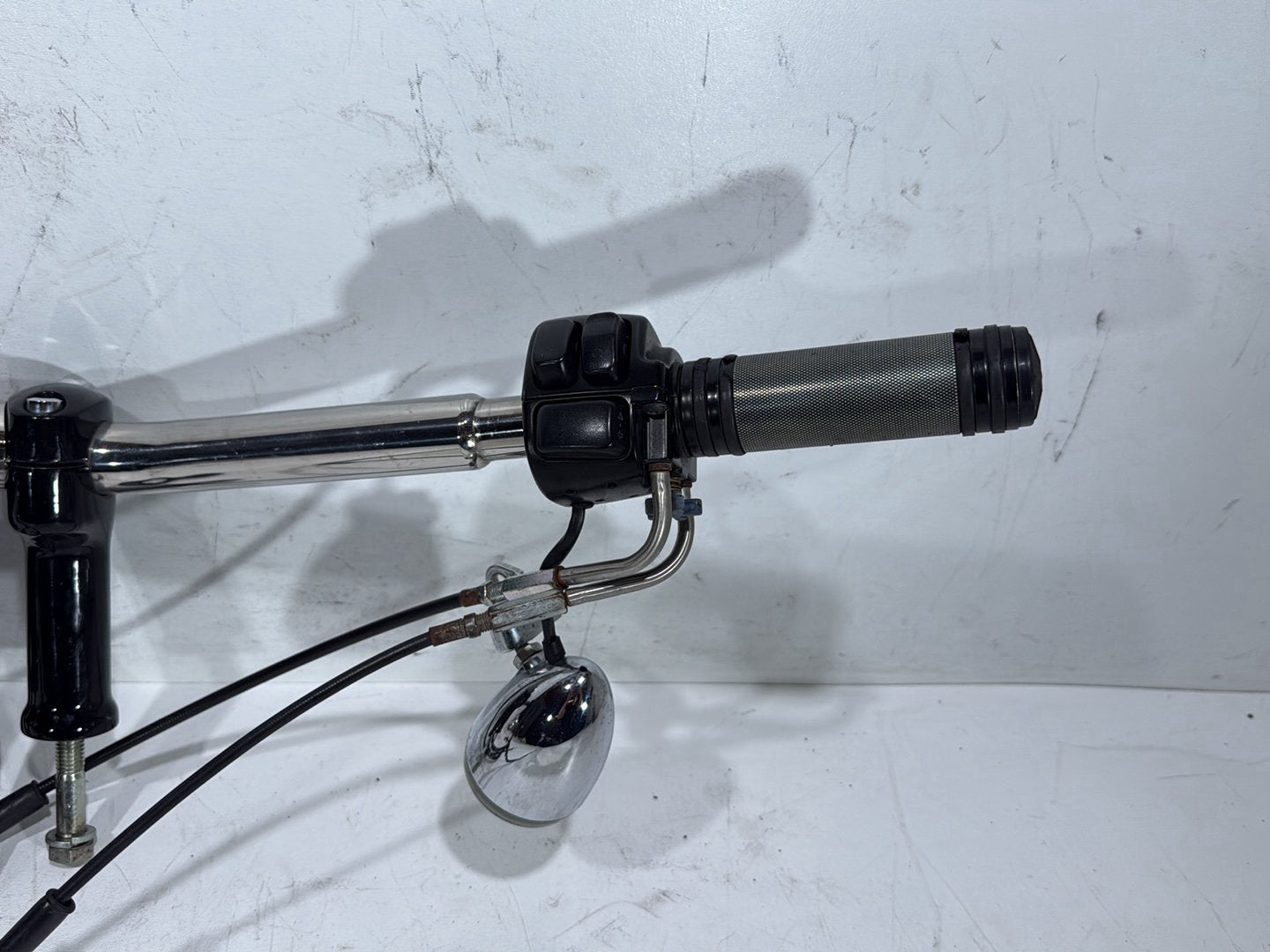 2008 Harley Dyna Fat Bob FXDF OEM Handlebars Left Right Switches Controls