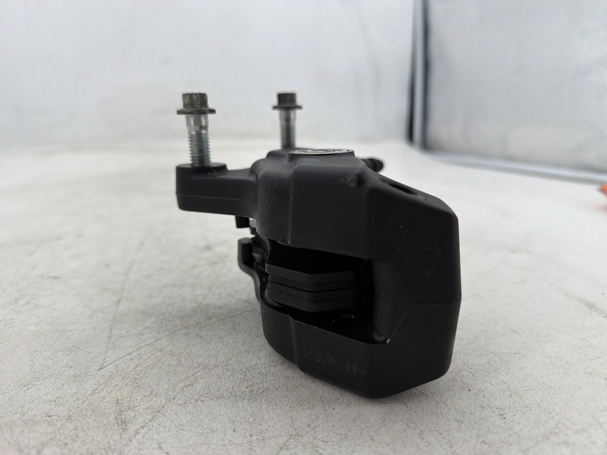 2015 Harley Electra Glide Touring Ultra OEM Front Left 1 Brake Caliper