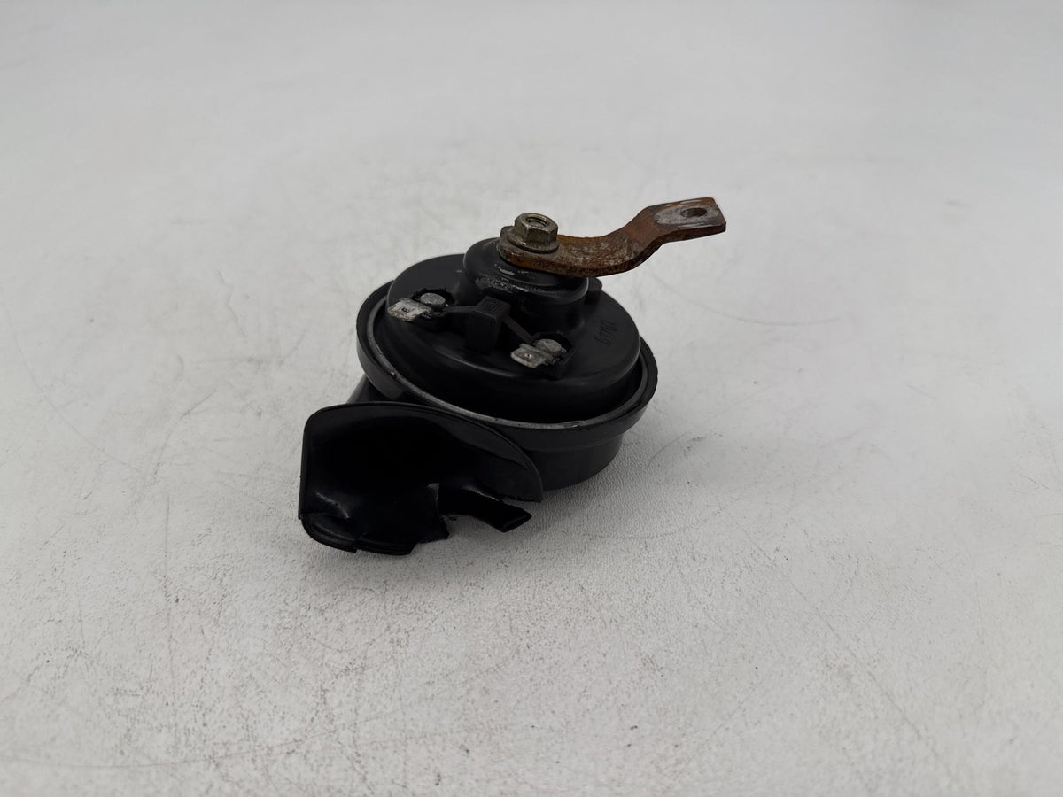 2008 Harley Dyna Fat Bob FXDF OEM Signal Horn Klaxon Beep * CRACKED *