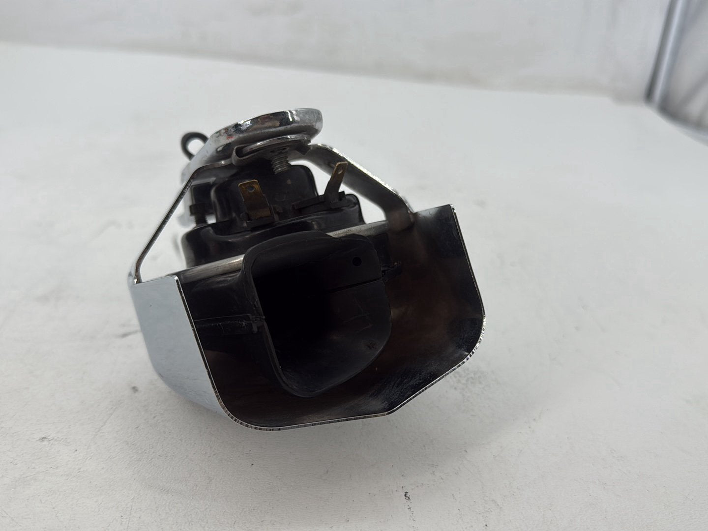 1998 Harley Road King Touring FLHRCI Classic OEM Horn Signal Klaxon Chrome Cover