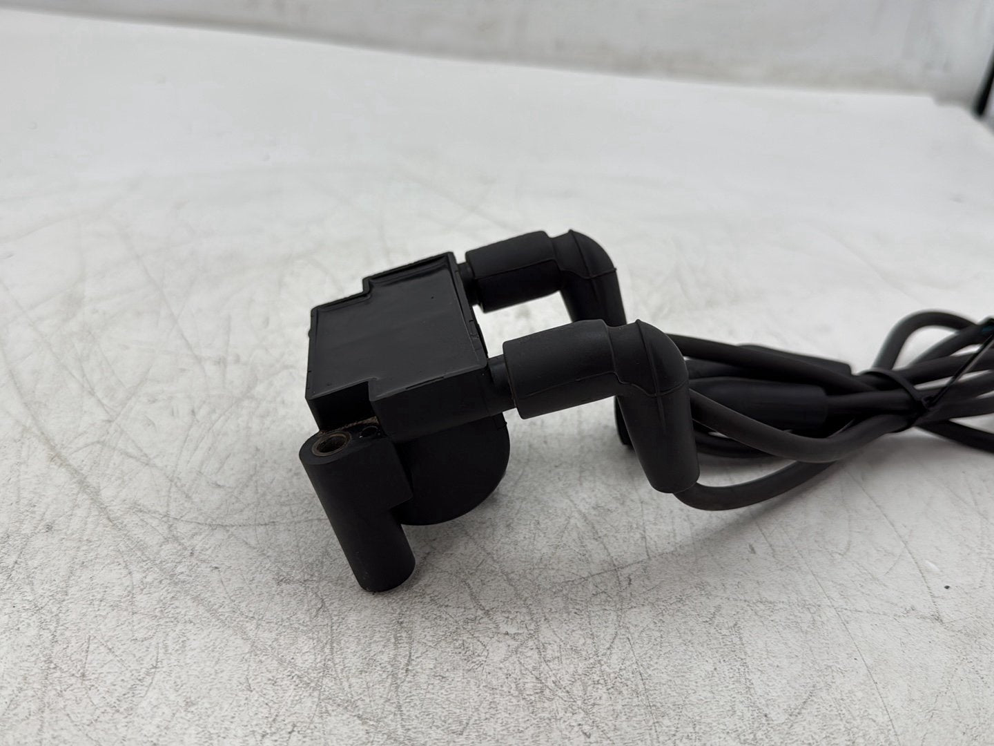 2010 Harley Street Glide Touring FLHX OEM Ignition Coil Spark Plugs Cable