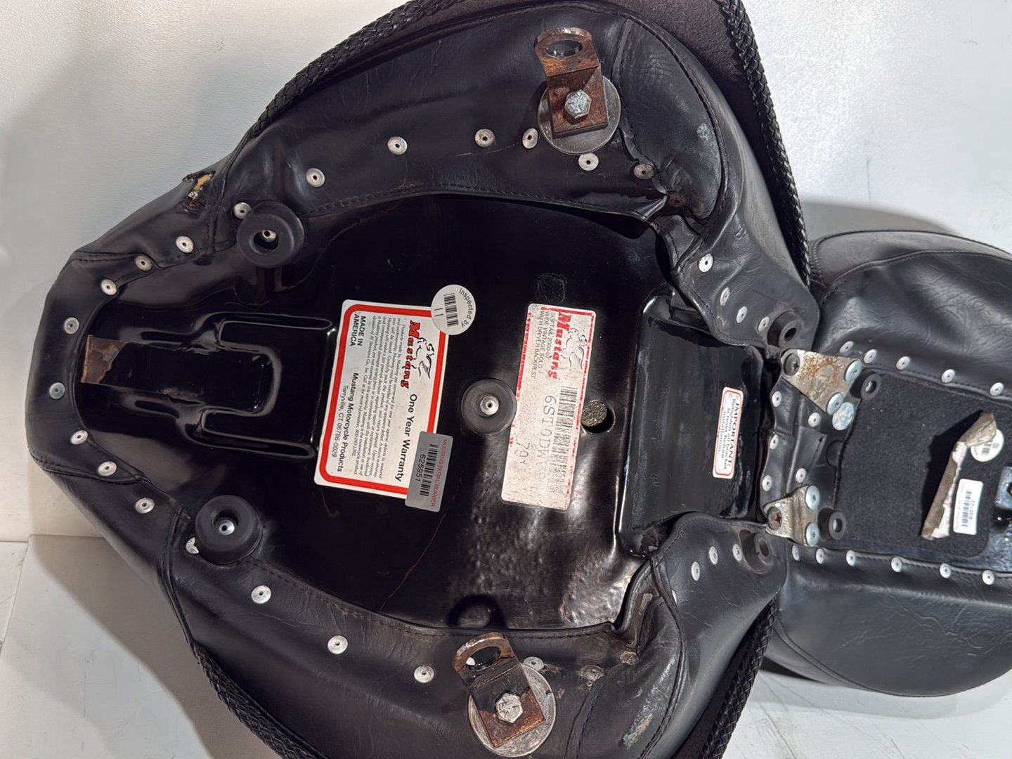 1986 - 1998 Harley-Davidson Softail Heritage Classic Passenger Rider Driver Seat Saddle MUSTANG