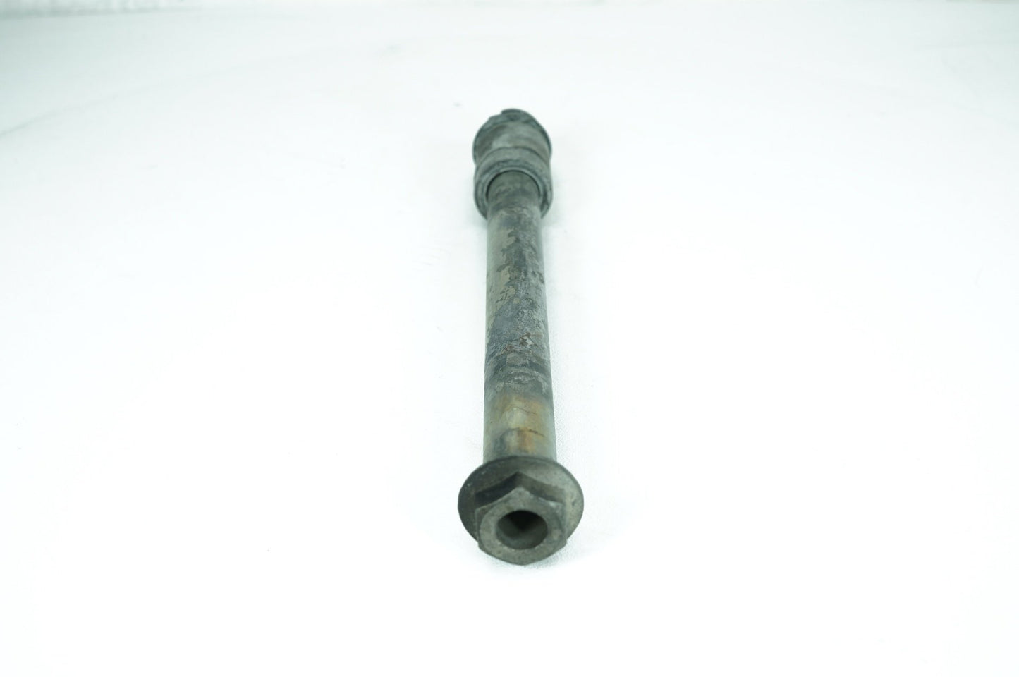 2004 - 2013 Harley-Davidson Sportster Low Rear Wheel Axle Bolt Shaft 41176-08