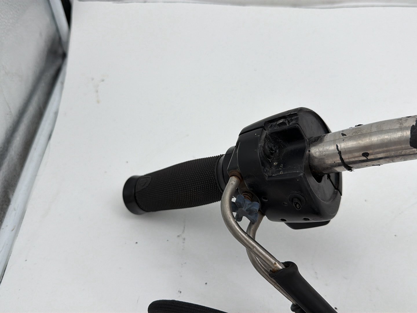 2009 Harley Dyna Street Bob FXDB OEM Handlebars Left Right Switches Controls