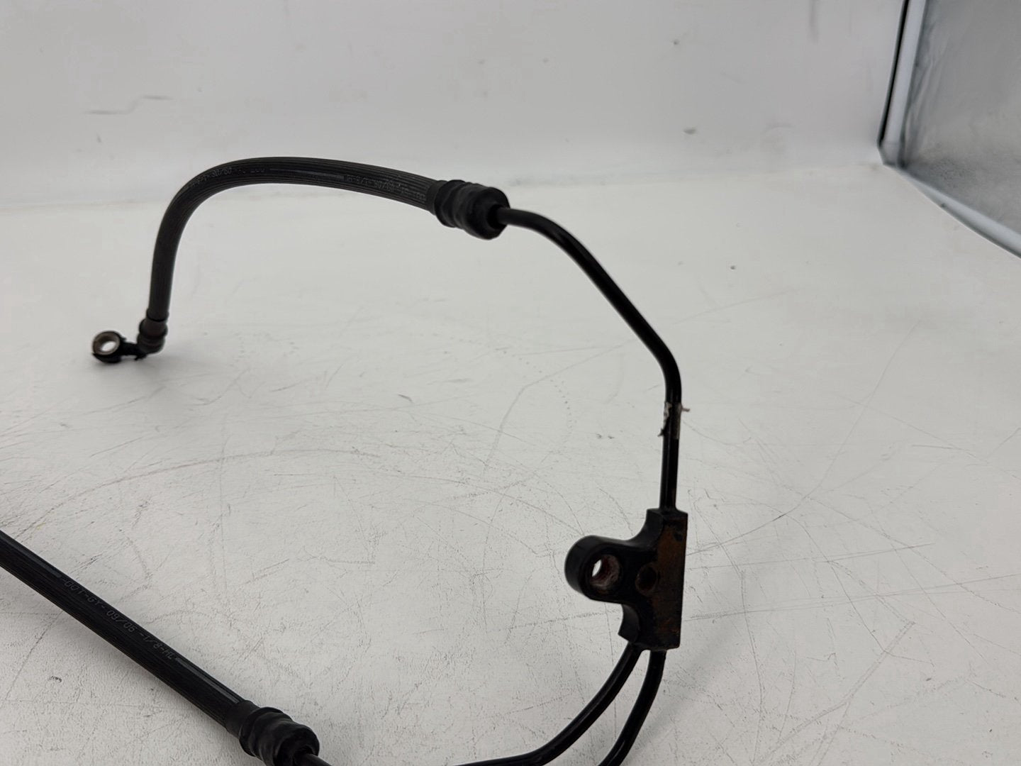 2006 Harley Touring FLHRI Road King OEM Front Brake Hose Line Pipe
