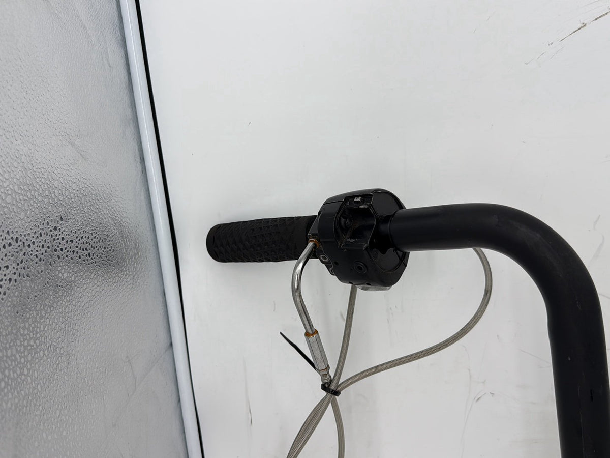 2006 Harley Dyna FXDWGI Wide Glide OEM Handlebars Left Right Switches Controls