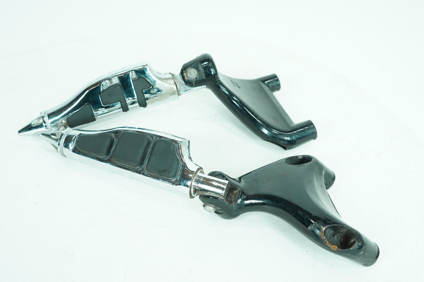 2004 - 2013 Harley-Davidson Sportster Custom Passenger Left & Right Foot Pegs 49314-04