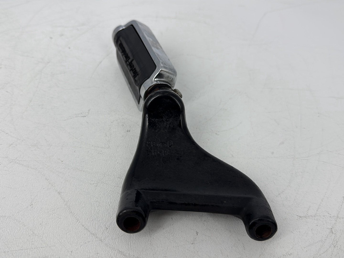 2005 Harley Sportster XL883C 883 Custom OEM Passenger Left & Right Foot Pegs