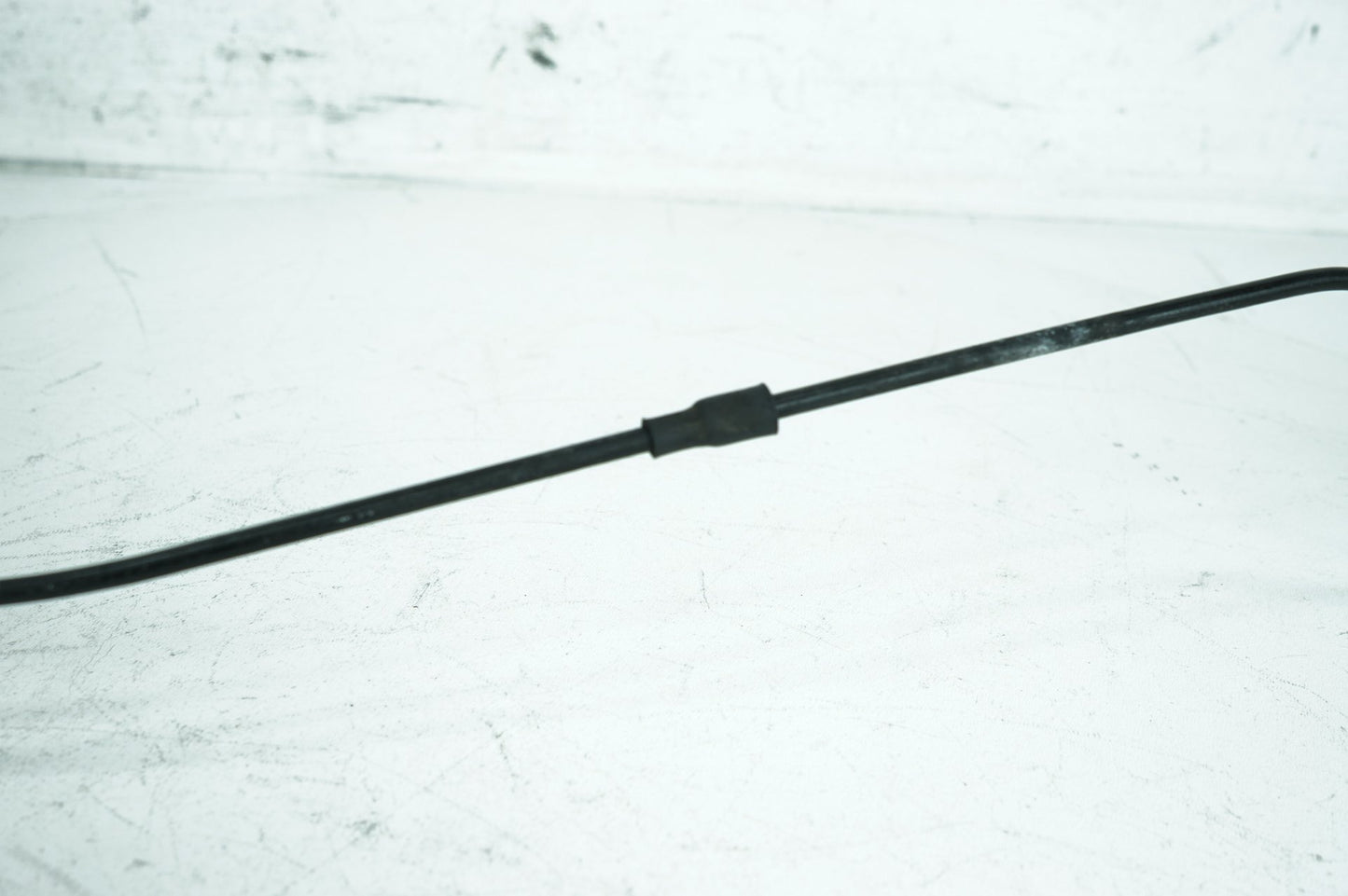 1999 - 2006 Harley-Davidson Dyna Street Bob Rear Brake Hose Line Pipe 40956-00A