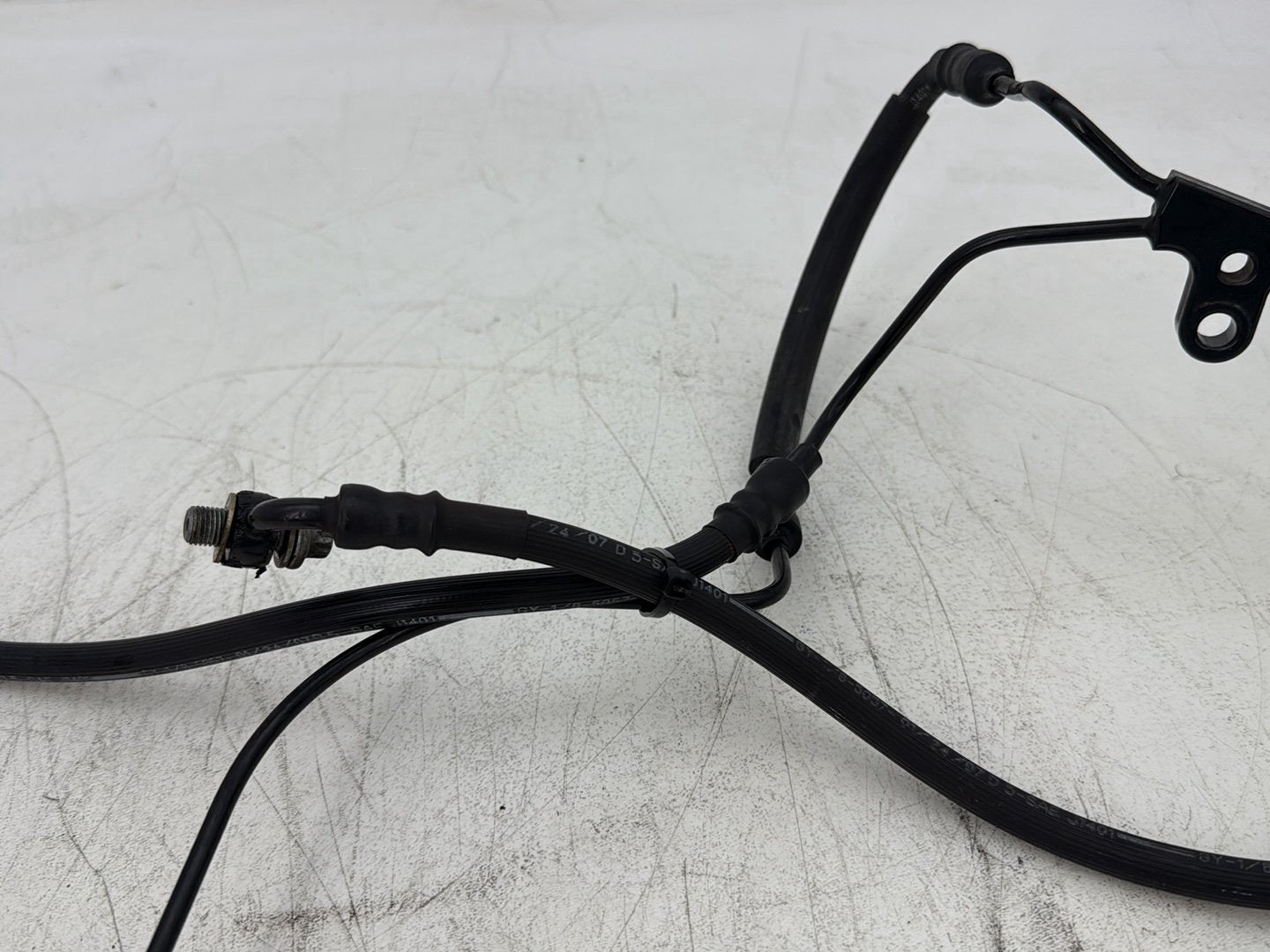 2007 Harley Electra Glide Touring Ultra FLHTCUI OEM Front Brake Hose Line Pipe
