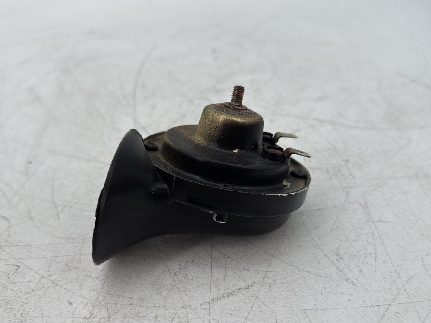 2005 Harley Dyna FXDWG Wide Glide OEM Signal Horn Klaxon Beep