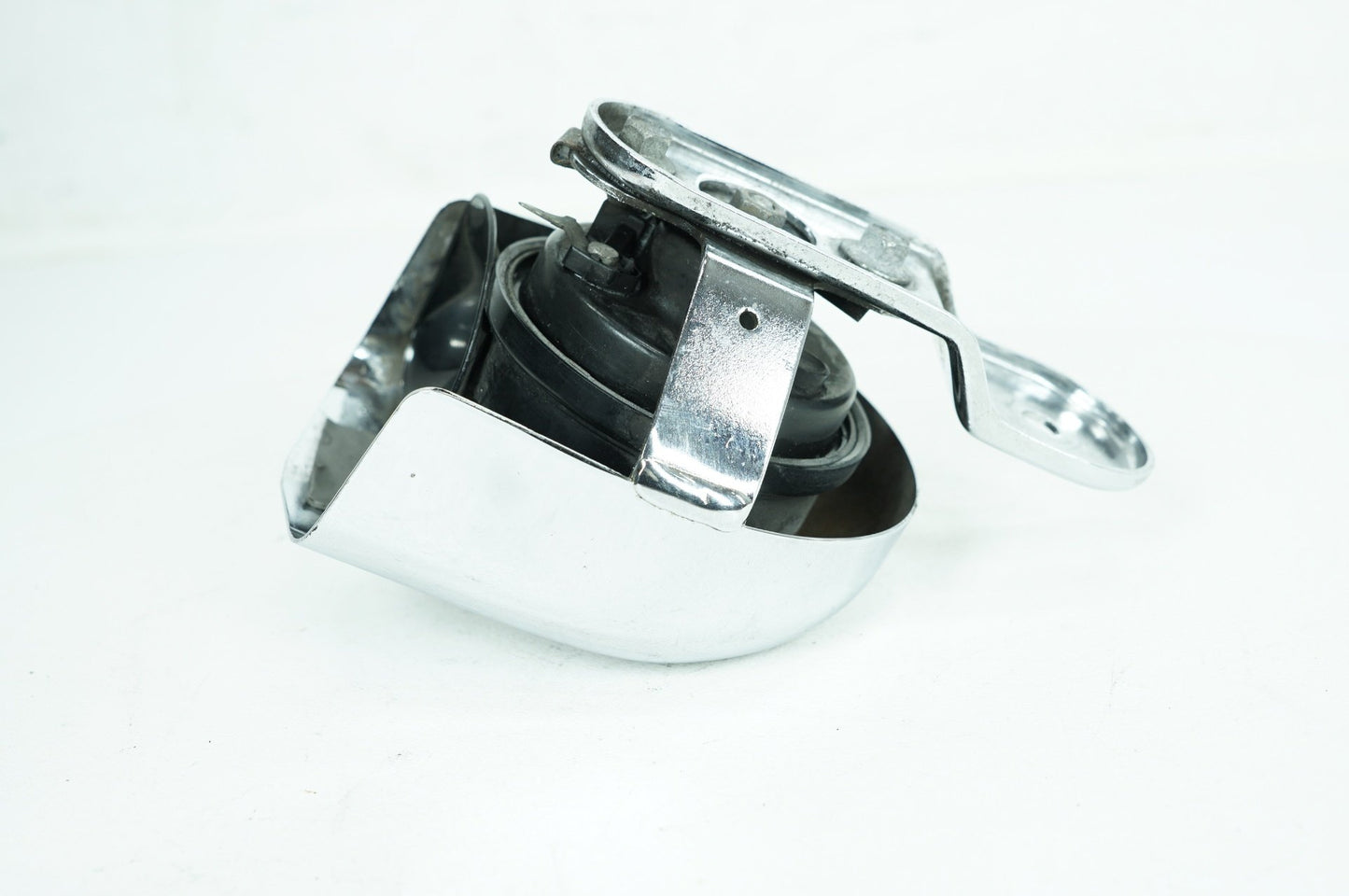 1999 - 2006 Harley-Davidson Touring Road King Horn Signal Klaxon Chrome Cover 69060-90F