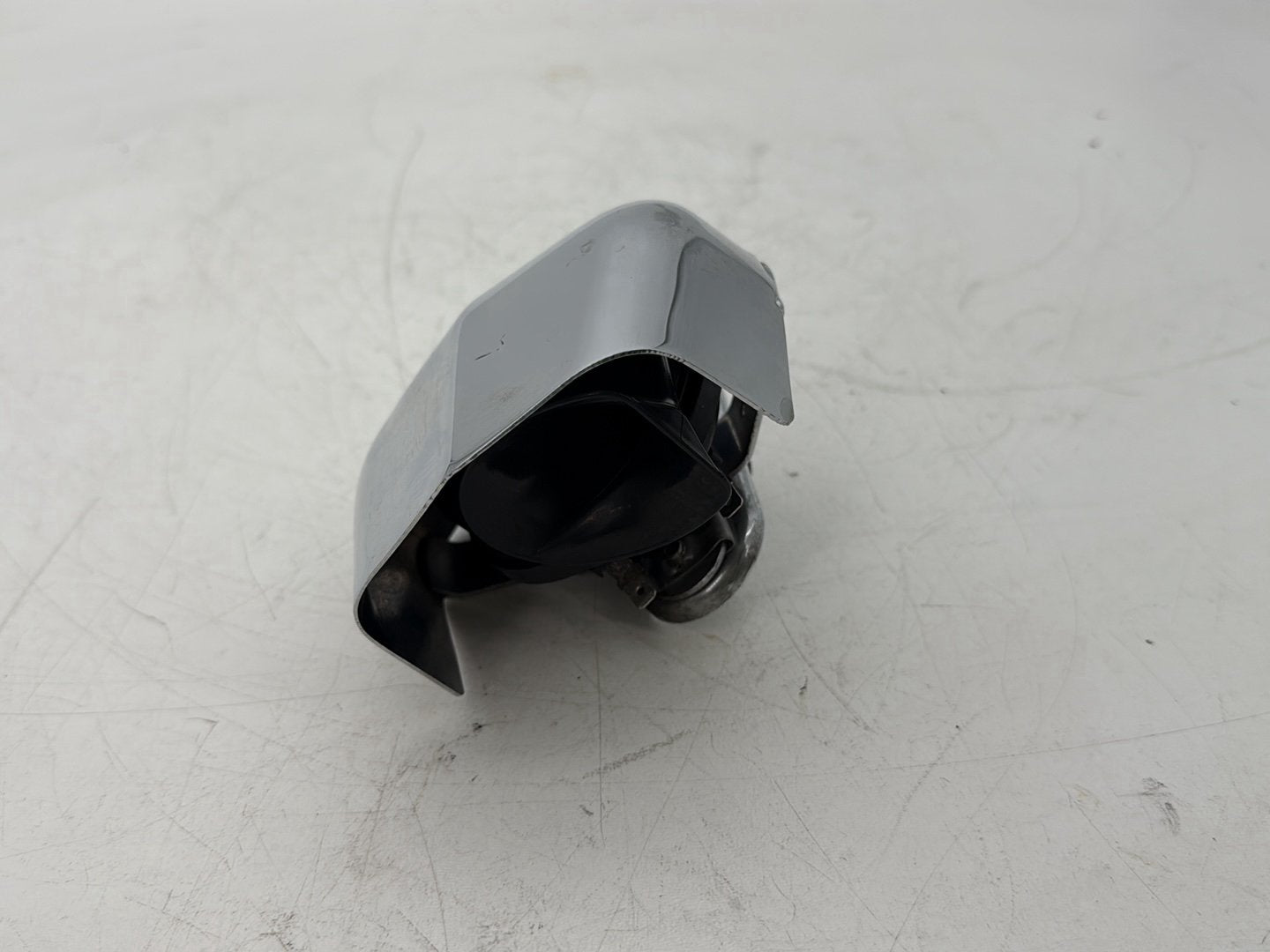 2005 Harley Touring FLHRCI Road King Classic OEM Horn Signal Klaxon Chrome Cover
