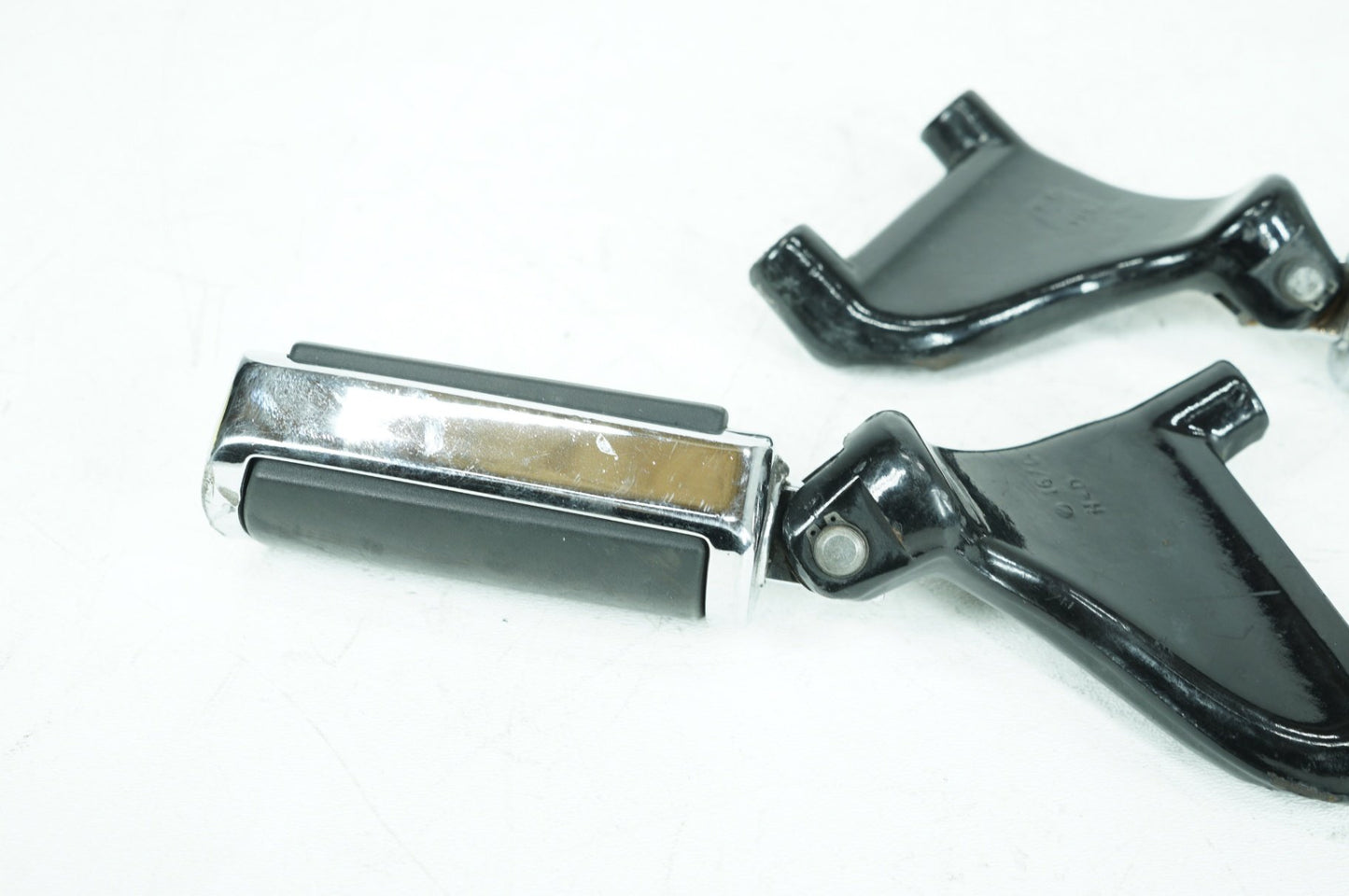 2004 - 2013 Harley-Davidson Sportster Custom Passenger Left & Right Foot Pegs 49314-04