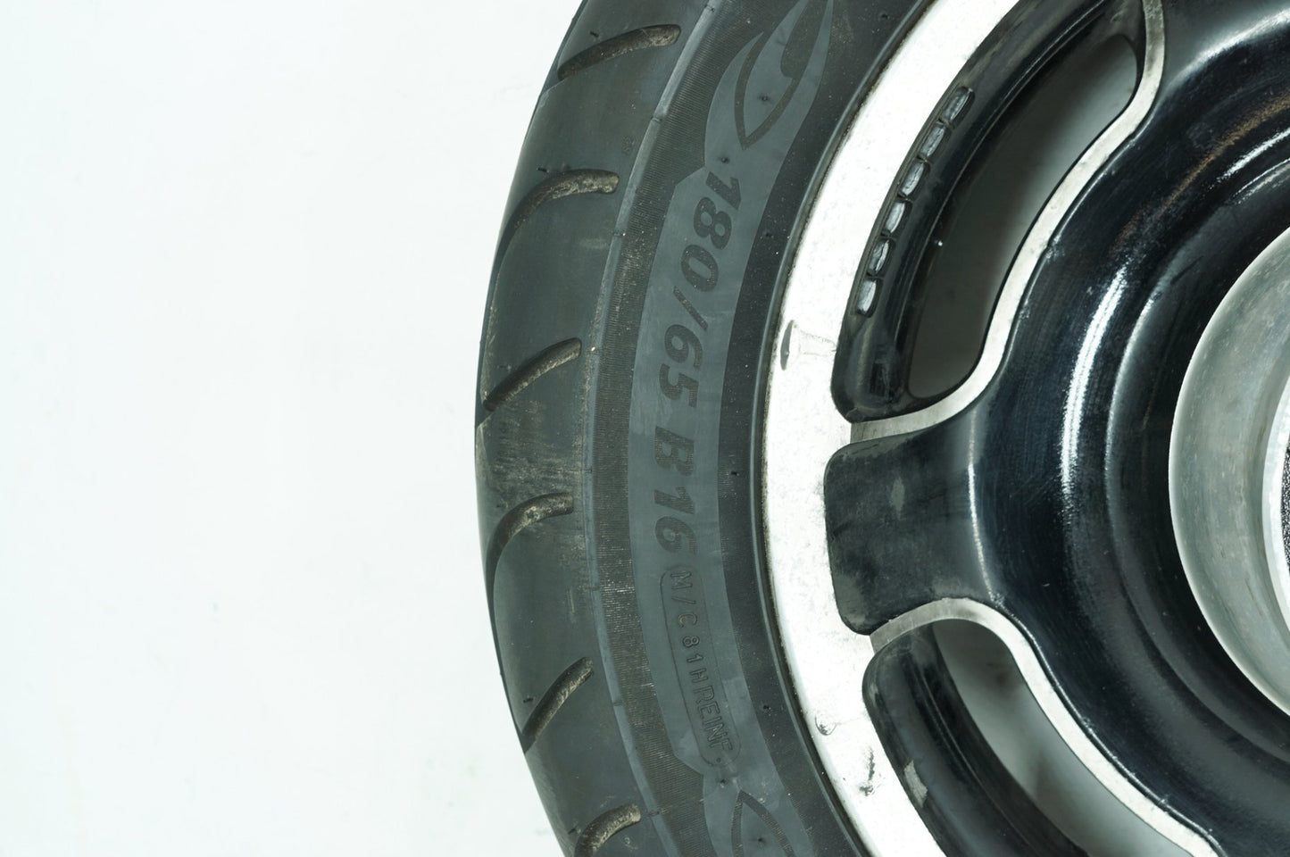 2007 - 2012 Harley-Davidson Touring Street Glide Rear Wheel Rim Tire 180/65B16 81H, Michelin, Airstrike