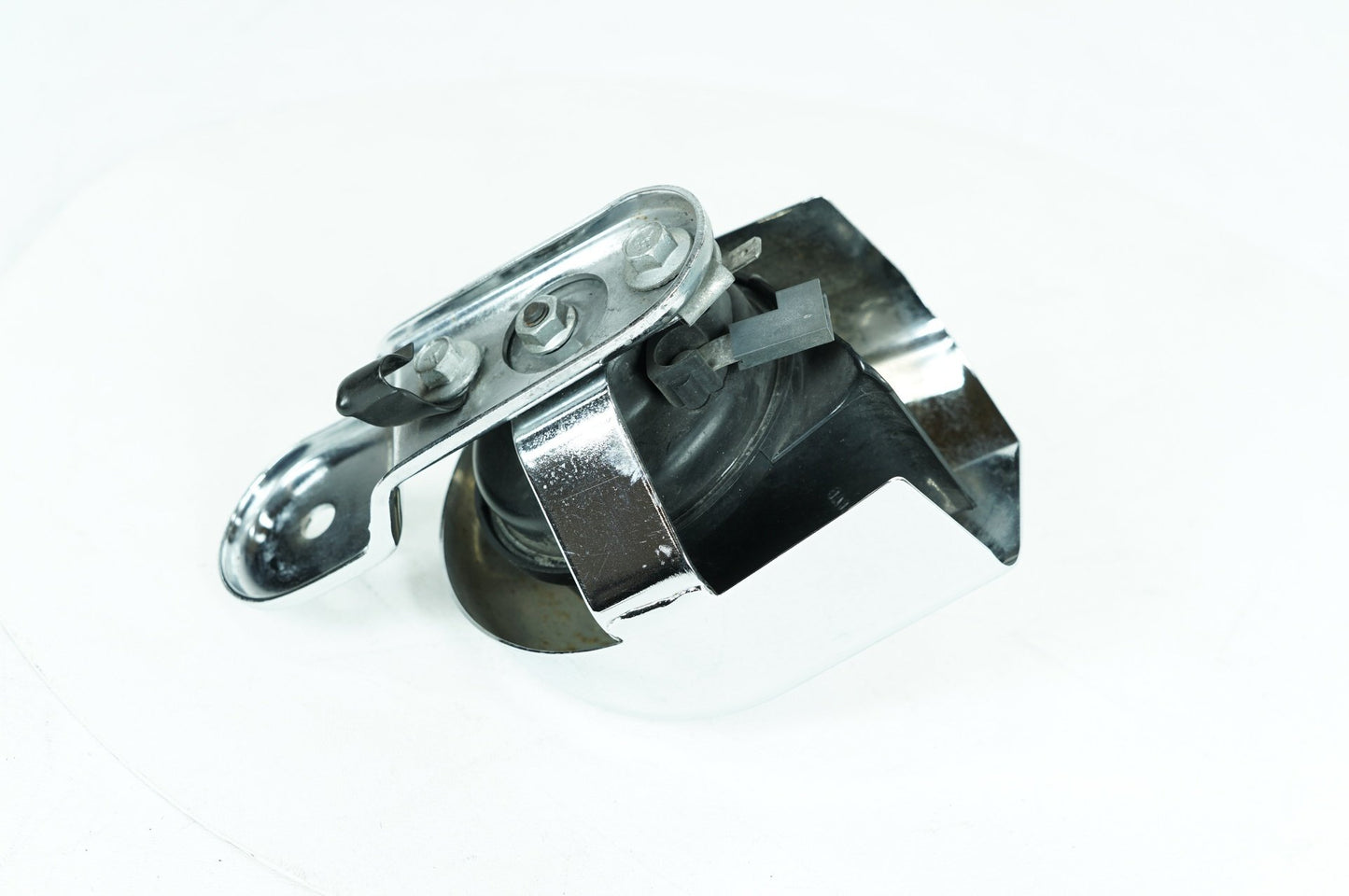2011 Harley Touring FLHRC Road King Classic OEM Horn Signal Klaxon Chrome Cover