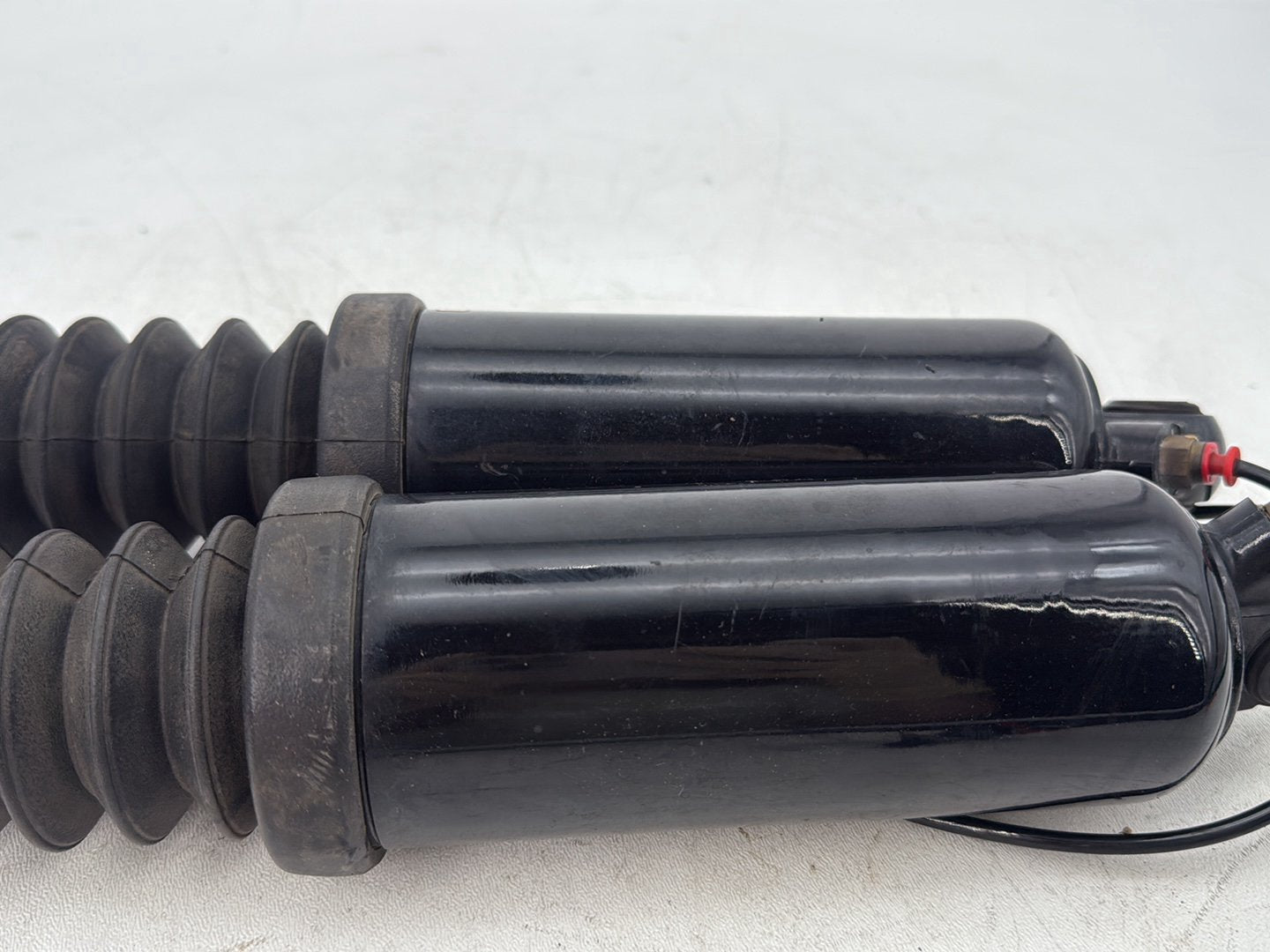 2008 - 2016 Harley-Davidson Touring Electra Glide Ultra Rear Left Right Shock Absorbers 54565-09