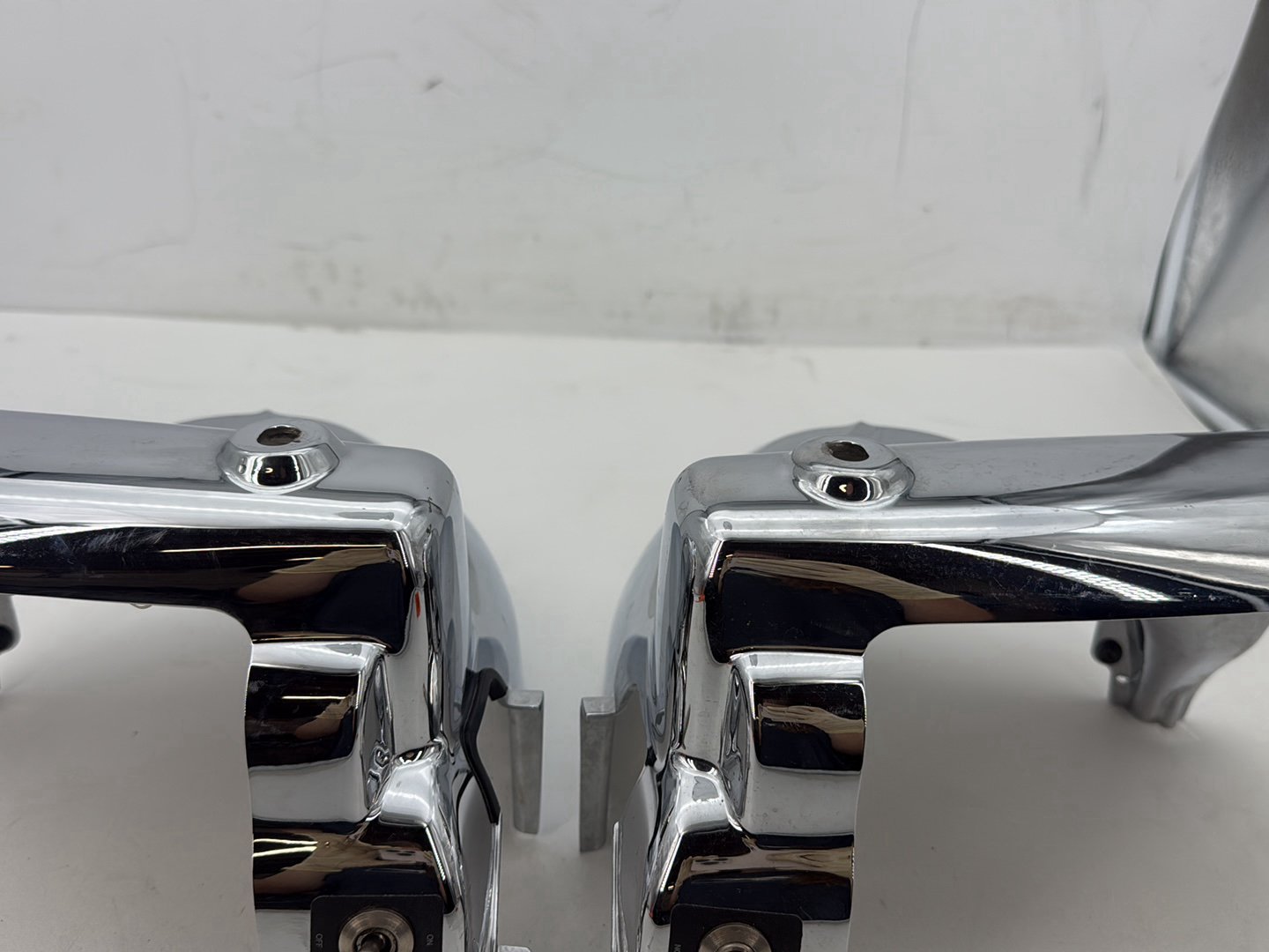 2011 Harley Road King Touring FLHRC Classic OEM Left & Right Headlamp Nacelle Covers