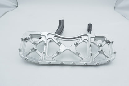 1999 - 2006 Harley-Davidson Touring Electra Glide Right Driver 1 Floorboard Foot Rest Aftermarket MX Style Wide Billet